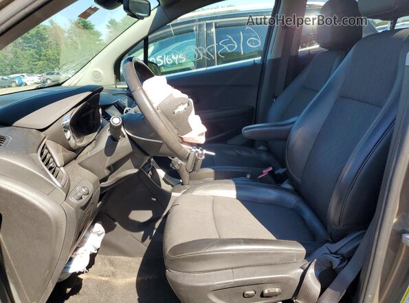 KL7CJPSM0NB510621 2022 CHEVROLET TRAX Brown Front interior view