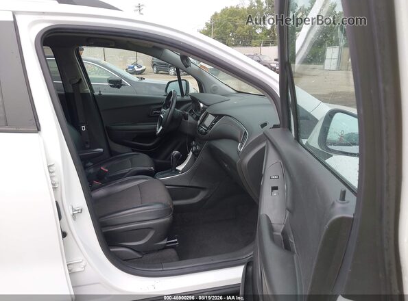 KL7CJPSM0NB551802 2022 CHEVROLET TRAX White წინა სალონის ხედი