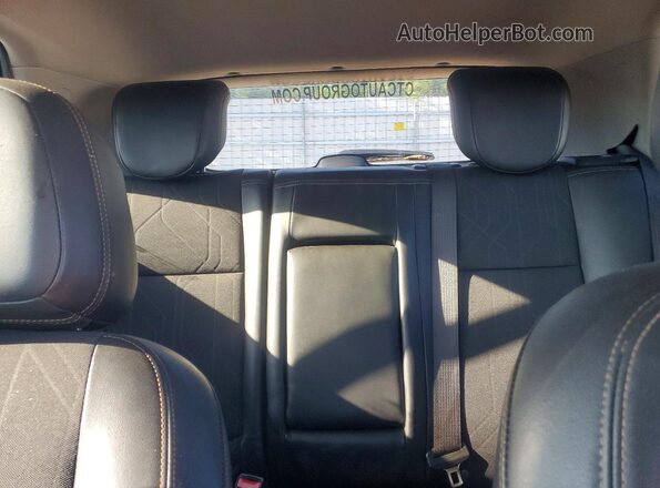 KL7CJPSM1MB372795 2021 CHEVROLET TRAX Red Widok tylnych siedzeń