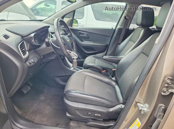 KL7CJPSM1NB566809 2022 CHEVROLET TRAX Серый Вид салона спереди