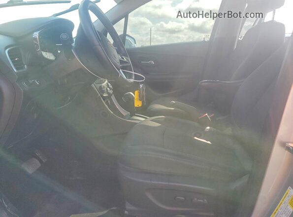 KL7CJPSM2NB547329 2022 CHEVROLET TRAX Gray Front interior view