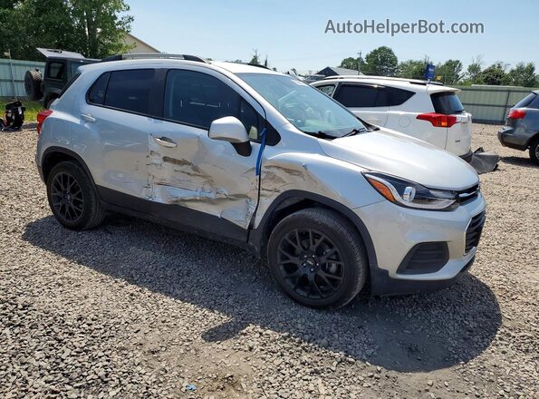 KL7CJPSM2NB565765 2022 CHEVROLET TRAX Silver Front right
