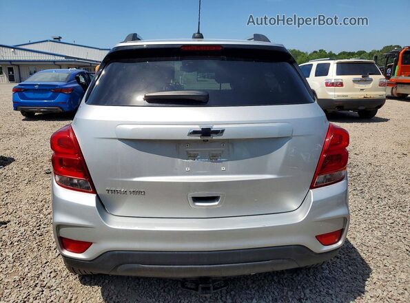 KL7CJPSM2NB565765 2022 CHEVROLET TRAX Silver Rear view