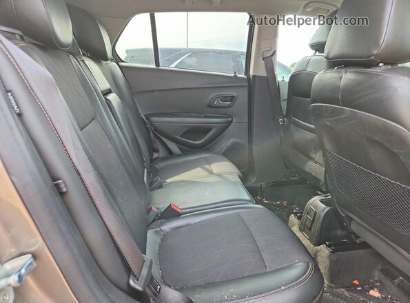 KL7CJPSM4MB374816 2021 CHEVROLET TRAX Tan Սալոնի հետևի տեսք