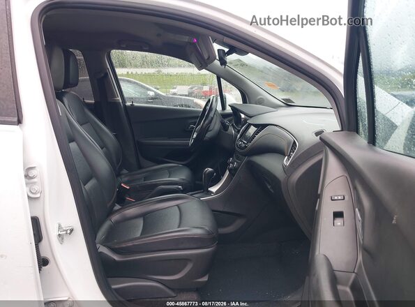 KL7CJPSM4NB524389 2022 CHEVROLET TRAX White წინა სალონის ხედი