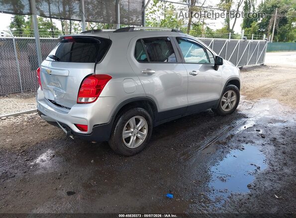 KL7CJPSM4NB560941 2022 CHEVROLET TRAX Silver Trasero derecho