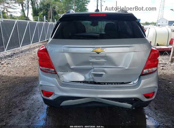 KL7CJPSM4NB560941 2022 CHEVROLET TRAX Silver Vista frontal