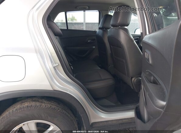 KL7CJPSM4NB560941 2022 CHEVROLET TRAX Silver Vista de la etiqueta del VIN