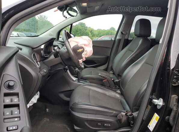 KL7CJPSM4NB565024 2022 CHEVROLET TRAX Черный Вид салона спереди