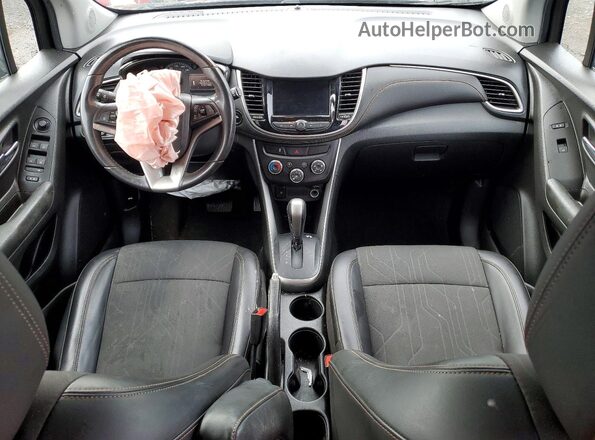 KL7CJPSM4NB565024 2022 CHEVROLET TRAX Черный Вид панели приборов