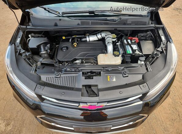 KL7CJPSM9MB372771 2021 CHEVROLET TRAX Black Vista del compartimento del motor
