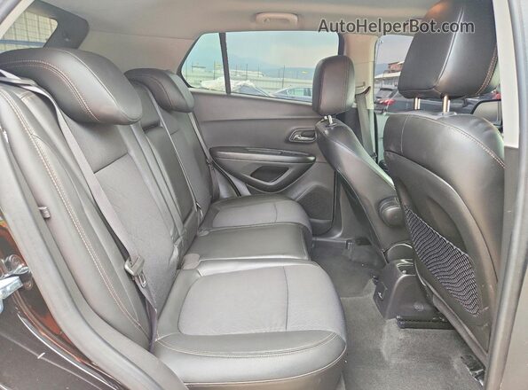 KL7CJPSM9MB372771 2021 CHEVROLET TRAX Black Vista interior trasera