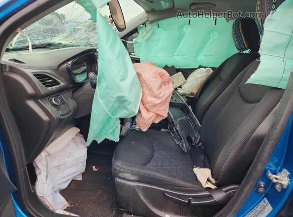 KL8CB6SA0LC411409 2020 CHEVROLET SPARK Teal Вид салону спереду
