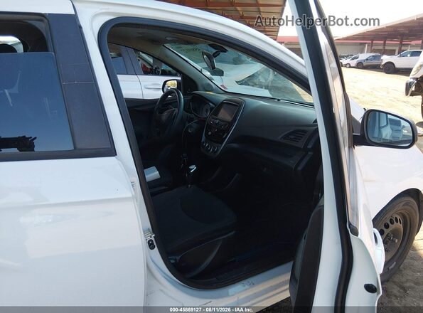 KL8CB6SA2HC701173 2017 CHEVROLET SPARK White Вид салону спереду