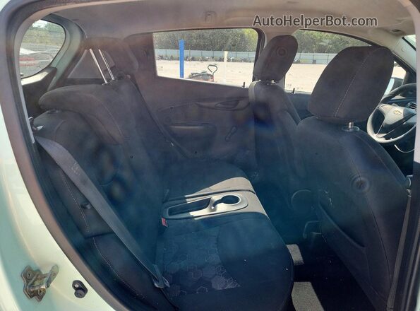 KL8CB6SA3JC480804 2018 CHEVROLET SPARK Green Вид задніх сидінь