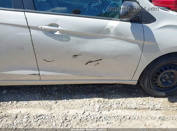 KL8CB6SA5GC563286 2016 CHEVROLET SPARK Cream წინა ხედი
