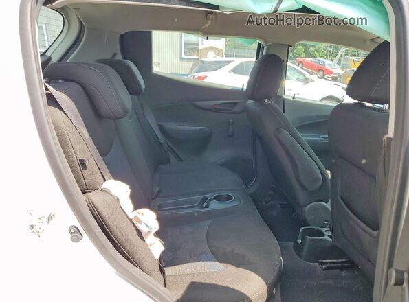 KL8CB6SA5HC828659 2017 CHEVROLET SPARK White უკანა სავარძლების ხედი