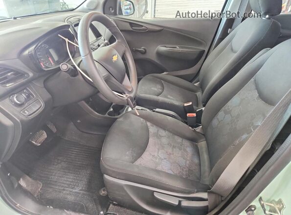 KL8CB6SA5JC480786 2018 CHEVROLET SPARK Green Front interior view