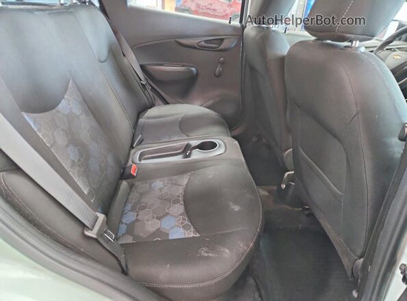 KL8CB6SA5JC480786 2018 CHEVROLET SPARK Green Rear seats view