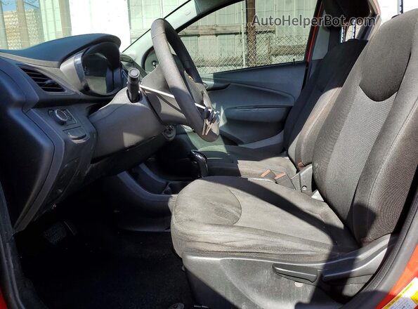 KL8CB6SA6LC454877 2020 CHEVROLET SPARK Красный Вид салона спереди