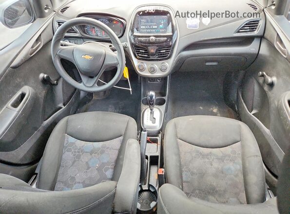 KL8CB6SA7HC828131 2017 CHEVROLET SPARK Red Widok deski rozdzielczej