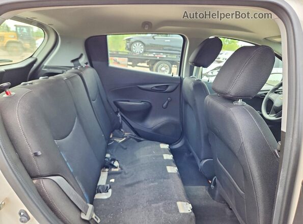 KL8CB6SA8JC426074 2018 CHEVROLET SPARK Beige Вид задніх сидінь