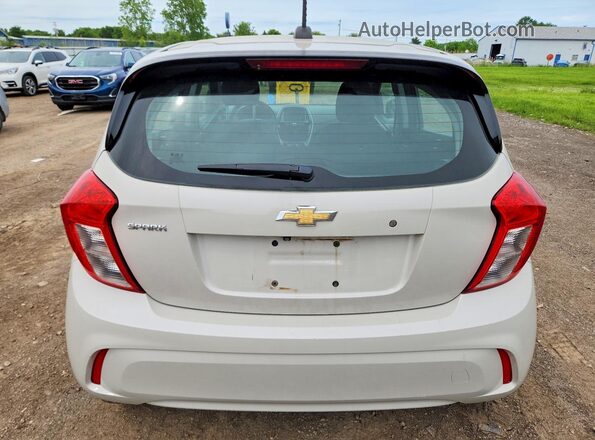 KL8CB6SA8JC426074 2018 CHEVROLET SPARK Beige Вид ззаду