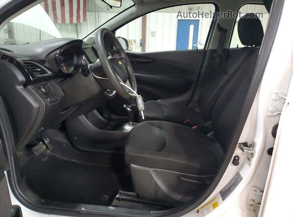 KL8CD6SA0KC753368 2019 CHEVROLET SPARK White Вид салону спереду