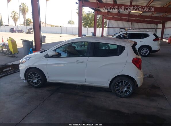 KL8CD6SA0NC030138 2022 CHEVROLET SPARK White 360 interior view