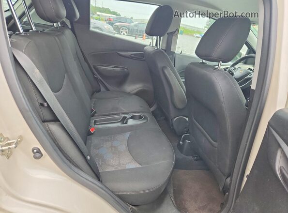 KL8CD6SA1GC563568 2016 CHEVROLET SPARK Cream Vista interior trasera