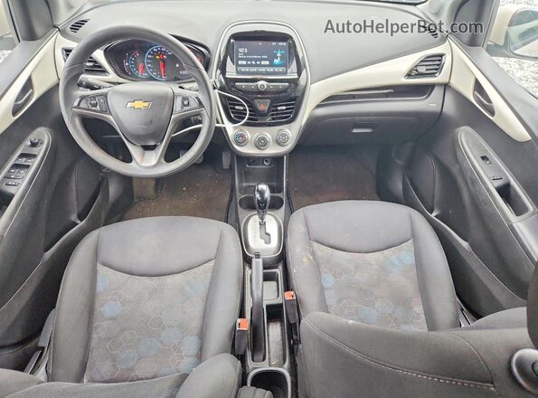 KL8CD6SA1GC563568 2016 CHEVROLET SPARK Cream Vista del salpicadero