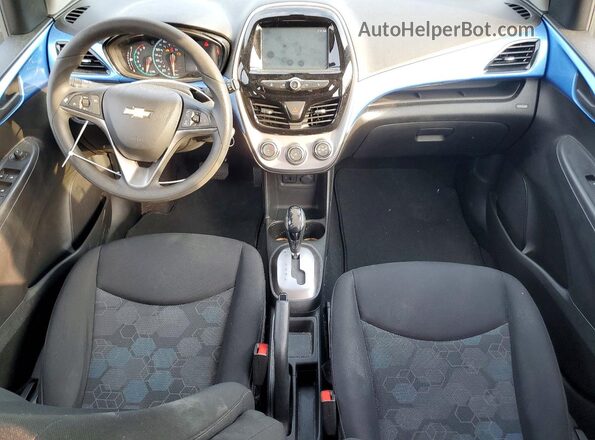 KL8CD6SA1JC423558 2018 CHEVROLET SPARK Blue Widok deski rozdzielczej