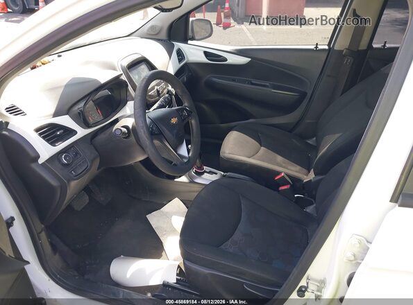 KL8CD6SA2HC705962 2017 CHEVROLET SPARK White Vista interior delantera