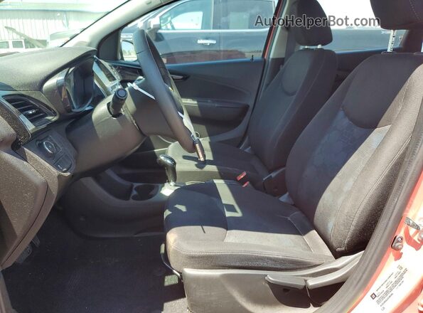 KL8CD6SA2JC469495 2018 CHEVROLET SPARK Pink Вид салону спереду