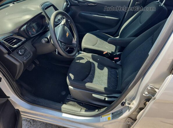 KL8CD6SA3LC443555 2020 CHEVROLET SPARK Silver Вид салону спереду