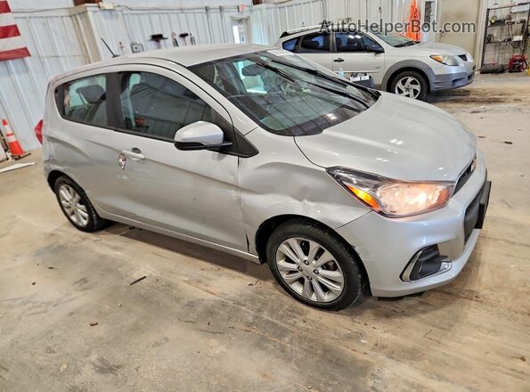 KL8CD6SA5JC422008 2018 CHEVROLET SPARK Silver Առջևի աջ