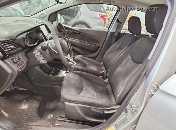 KL8CD6SA5JC422008 2018 CHEVROLET SPARK Silver Սալոնի դիմացի տեսք