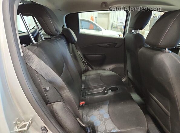 KL8CD6SA5JC422008 2018 CHEVROLET SPARK Silver Հետևի նստատեղերի տեսք