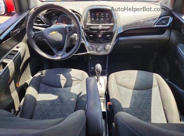 KL8CD6SA6LC428712 2020 CHEVROLET SPARK Red Widok deski rozdzielczej