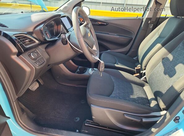 KL8CD6SA6NC033948 2022 CHEVROLET SPARK Blue Вид салону спереду