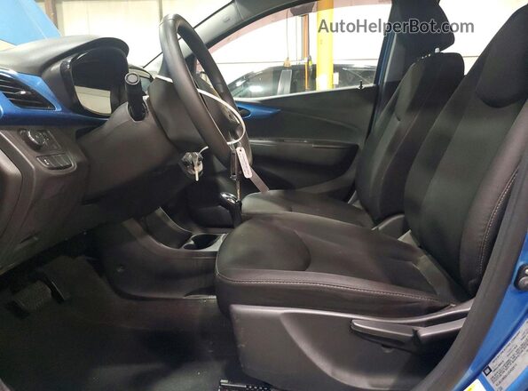 KL8CD6SA7JC422513 2018 CHEVROLET SPARK Blue Widok wnętrza z przodu