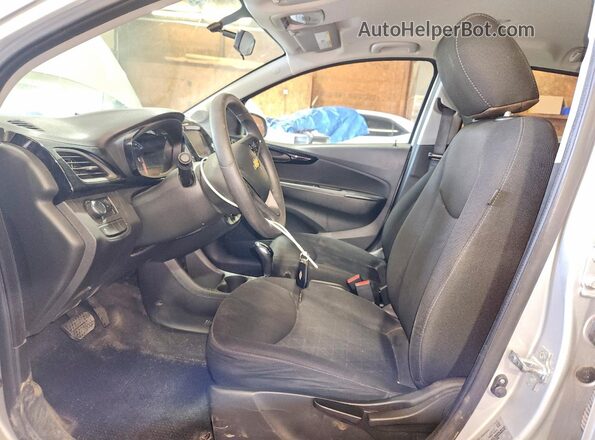 KL8CD6SA8LC455605 2020 CHEVROLET SPARK Silver Vista interior delantera