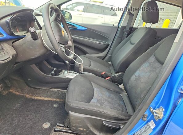 KL8CD6SA9JC453424 2018 CHEVROLET SPARK Blue Вид салону спереду