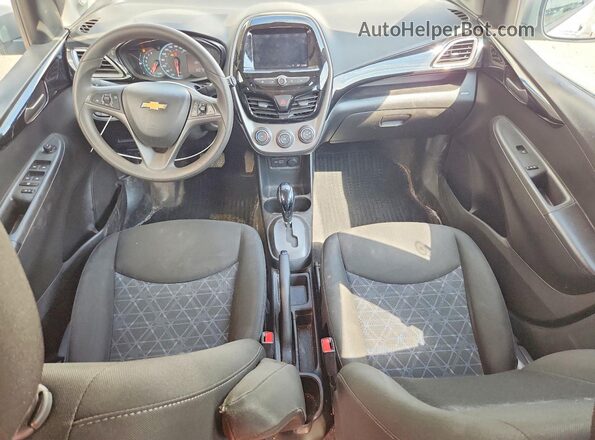 KL8CD6SA9LC480660 2020 CHEVROLET SPARK Серебряный Вид панели приборов