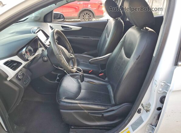KL8CF6SA4GC571013 2016 CHEVROLET SPARK White Front interior view