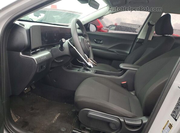 KM8HA3ABXRU047104 2024 HYUNDAI KONA White Vista interior delantera