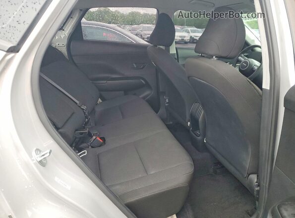 KM8HA3ABXRU047104 2024 HYUNDAI KONA White Vista de los asientos traseros