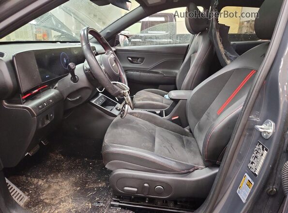 KM8HACA35RU054681 2024 HYUNDAI KONA Gray წინა სალონის ხედი