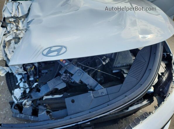 KM8HACA37RU118123 2024 HYUNDAI KONA White Rear interior view