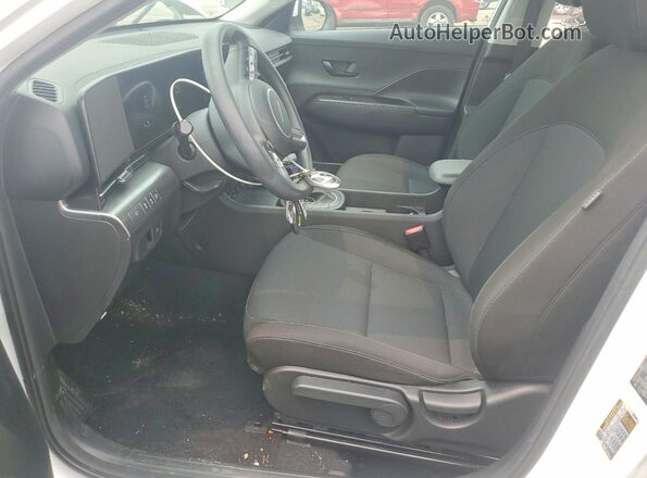 KM8HACAB4RU107684 2024 HYUNDAI KONA White Սալոնի դիմացի տեսք